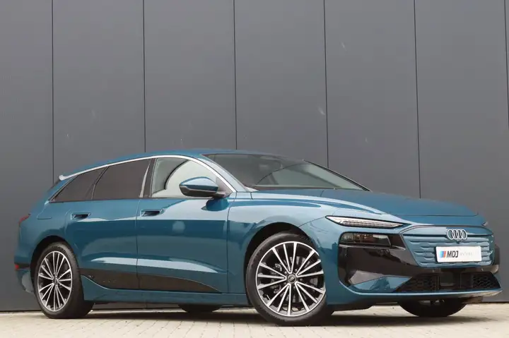 Car image 5