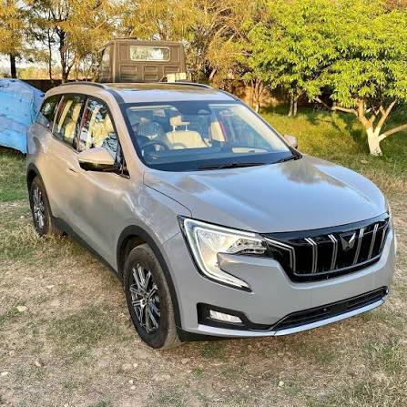 Mahinder XUV700 – Premium SUV for Sale