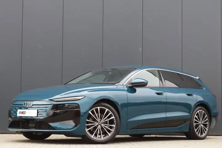 Car image 3